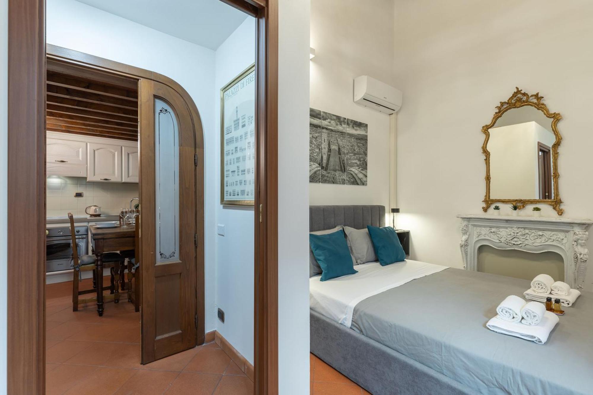 Apartment Dimora Storica Uffizi & Ponte Vecchio Florence