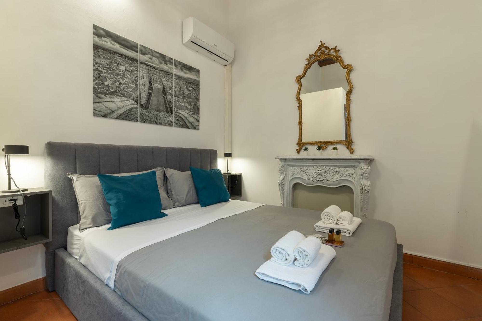 Dimora Storica Uffizi & Ponte Vecchio Apartment *