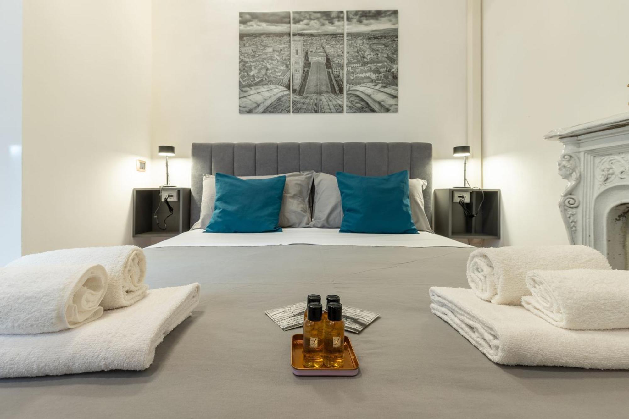 Dimora Storica Uffizi & Ponte Vecchio Apartment